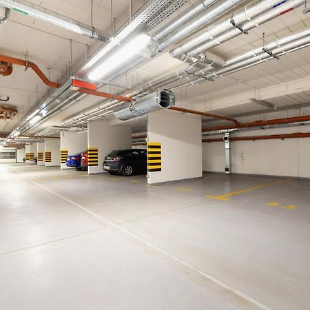 W Parku Lotnikow Apartments Tauron Arena By Noclegi Renters 克拉科夫 外观 照片